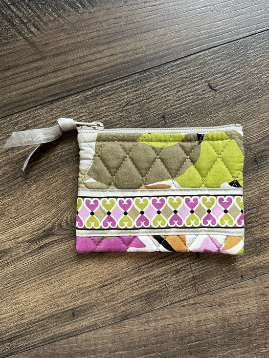 Vera Bradley Accessories - NWOT Vera Bradley Zip Coin Pouch - Portobello Road
*Retired*